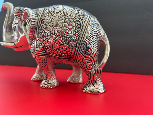 Handmade Metal Elephant Showpiece (Silver)